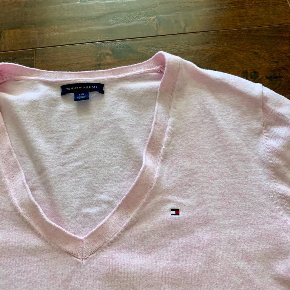 Tommy Hilfiger V-Neck  light pink sweater SZ-L